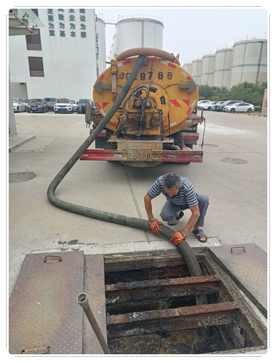 南圣镇隔油池清掏