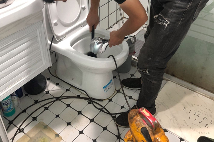 南圣镇马桶堵塞自己疏通还是找师傅?专业上门服务让你省时更省心