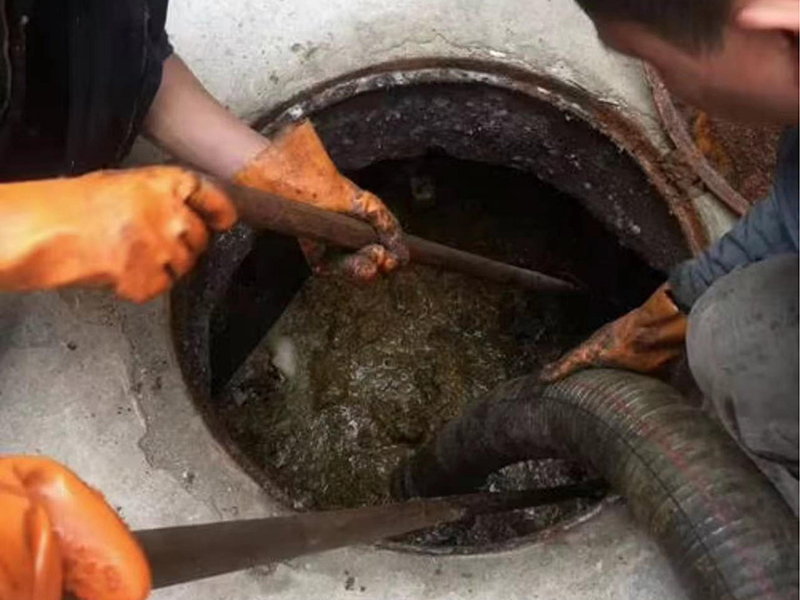 南圣镇清理化粪池时如何避免沼气的危害?